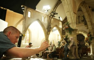 Wallace y Gromit, creados por Nick Park en Aardman  Animations, son figuras de plastilina modeladas sobre armazones de metal y filmadas en maquetas utilizando la técnica del stopmotion o animación cuadro a cuadro.