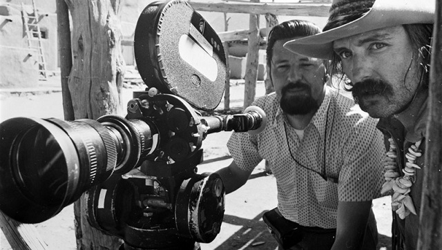El director de fotografía László Kóvacs experimentó con teleobjetivos y distintos tipos de película para lograr imágenes al límite en Easy Rider [1969], de Dennis Hopper.