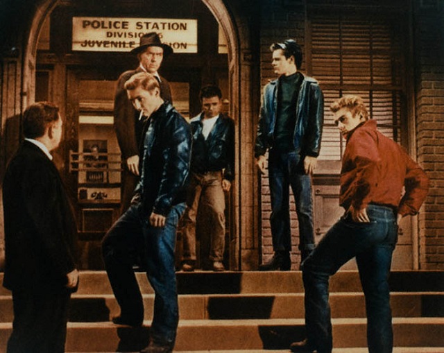 Rojo de peligro: James Dean transformó la imagen del adolescente estadounidense en "Rebelde Sin Causa" [1955], de Nicholas Ray.