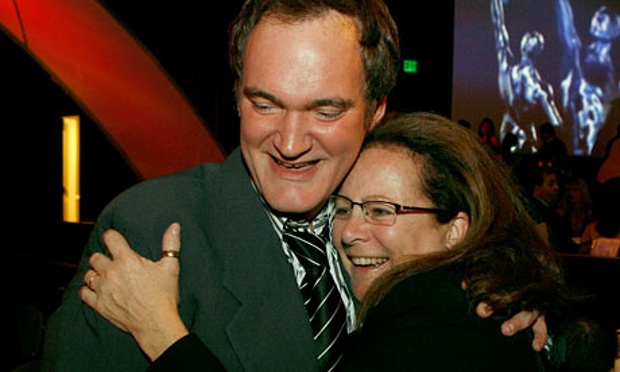 Quentin Tarantino junto a su editora Sally Menke en 2007. Estoy más que seguro que la extraña demasiado.