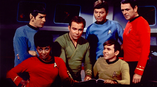 Desde su debut en la pequeña pantalla en 1966, ningún programa ha tenido una relación recíproca más beneficiosa con el cine que Star Trek.