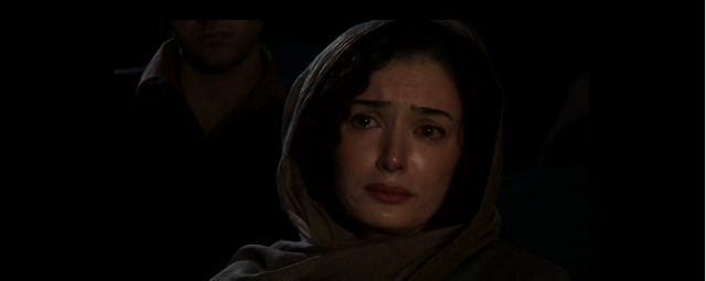 Abbas Kiarostami explotó en Shirin [2008] el eje de acción de 180 grados para centrarse en unas mujeres que ven una película que nunca aparece.