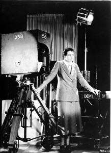 Dorothy Arzner representó a mujeres fuertes e independientes en The Wild Party [1929], Christopher Strong [1933] y Dance, Girl, Dance [1940].